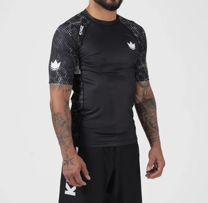 Rashguard de sport unisexe personnalisé extensible pour MMA et BJJ, respirant, UPF50+, écologique, séchage rapide, anti-bactérien, manches courtes - Product Image 5
