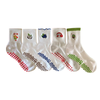 Vietnam Fabricant Logo Brodé Pilates Chaussettes Antidérapant Grip Yoga Bare Reformer Chaussettes pour Femmes En Gros Conception Soutien