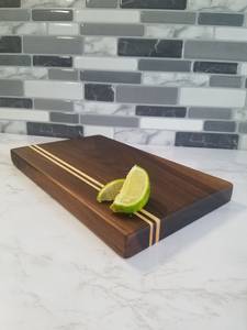 Petite planche à découper carrée en noyer durable et durable au lave-vaisselle pour la cuisine et le bar - Product Image 5