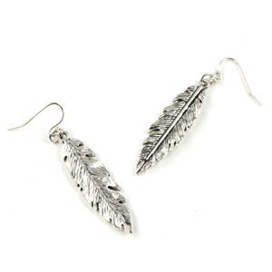 Boucles d'oreilles en forme de feuille de lys en argent, bijoux en alliage en forme de plume - Product Image 1