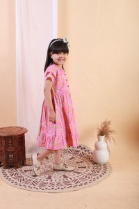 Nouveautés Tenue en coton décontractée pour enfants, filles, style simple avec bouton de décoration pour l'été - Product Image 2