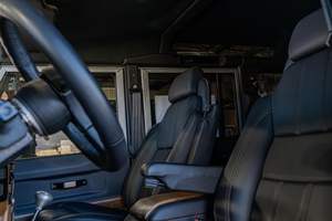 Magnifique Land Rover Defender 110 de 1987 avec moteur V8 LS3, 4x4, conduite à gauche et à droite - Product Image 2