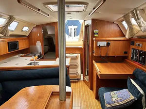 Bateaux Hunter 356 durables de 2003 proposés à bas prix - Product Image 3