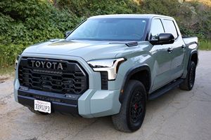 Toyota Tundra TRD Pro 2022 d'occasion en excellent état, V6 hybride bi-turbo, 4x4, couleur Lunar Rock, provenance Californie - Product Image 4