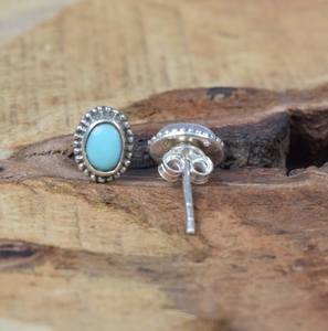 Boucles d'oreilles clous en turquoise Sleeping Beauty, ovales, en argent sterling, pierre de naissance de décembre, bijoux faits à la main - Product Image 6