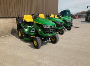 รถตัดหญ้าจอห์นเดียร์ X155R รถแทรคเตอร์พร้อมตัวจับหญ้าจอห์นกวาง X155R สวนเครื่องตัดหญ้า - Product Image 4