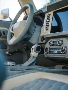 Bronco Clásico Moderno Usado de Primera Calidad, Origen Estadounidense, Gasolina, Manual, Velocidad Máxima de 180 km/h, 2500 GVW, en Venta - Product Image 4