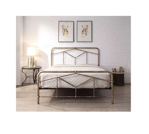 Cadre de lit en laiton rustique au design héritage pour un charme de chambre traditionnelle avec un corps en métal solide et une finition chaude - Product Image 4