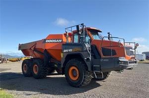 Camions bennes articulés tout-terrain de 35 à 60 tonnes avec affichages numériques intégrés et indicateurs de feux de circulation extérieurs à vendre - Product Image 2