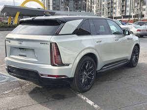 สภาพดีเยี่ยม รถมือสอง ปี 2025 แคดิลแลค เอสคาเลด ไอคิว สปอร์ต 2 - Product Image 3