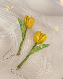 Pendientes de Ganchillo Personalizados DMC Tulipán, Joyas de Ganchillo con Micro Gancho, Pendientes Colgantes Florales, Joyería Floral, Mini Pendientes de Ganchillo para Boda, Regalo - Product Image 4