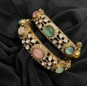 Conjunto de Joyería de Latón Polki, Pulsera con Acabado Dorado Mate, Joyería de Moda para Bodas y Fiestas, Tamaños 2.4 y 2.6, Chapado en Oro, Regalo - Product Image 1