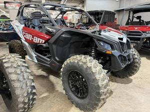 Atractivo Can-Am Maverick X3 DS Turbo 2025-2026, Nuevo Vehículo Utilitario Deportivo Recreativo - Product Image 2