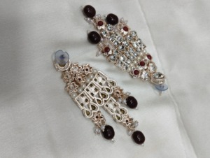 ชุดสร้อยคอช็อคเกอร์เจ้าสาวชุบเงินประดับเพชรคันดัน พร้อมต่างหูจุ้มก้าประดับมุกเคลือบเงา สำหรับงานแต่งงาน เครื่องประดับสำหรับผู้หญิง - Product Image 5