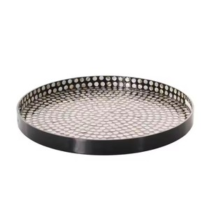 Plateau rond en résine de bois incrustation de nacre artisanat pour servir à la maison des aliments noix collations chocolats - Product Image 5