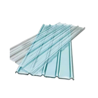 Tôle de toit transparente en polycarbonate abordable Panneau de toiture ondulé léger et durable Style moderne Approvisionnement d'usine du Vietnam
