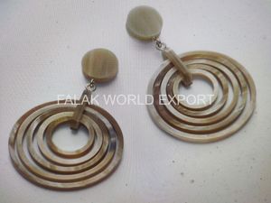 Pendientes de cuerno de búfalo a la moda, joyería de cuerno natural a la moda, pendientes finos hechos a mano a la venta, joyería de cuerno natural de FWE - Product Image 2