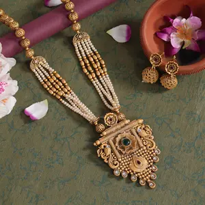 Magnifique collier temple en or mat long de qualité supérieure serti de boucles d'oreilles bijoux indiens pour femmes et filles 2024 au prix de gros