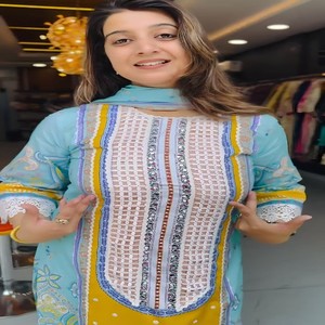 Ensemble Kurti Pant Dupatta en coton mousseline lourd VASTRA COTTAGE pour femmes, imprimé numérique, véritable travail à la main avec miroir, manches longues, vêtements ethniques - Product Image 3