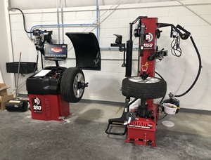 Machine combinée démonte-pneus et équilibreuse de roues pour pneus de voiture, VTT et moto - Product Image 2