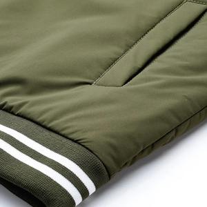 Chaqueta Universitaria de Invierno para Hombre de Primera Calidad, con Cuello Alto, Logotipo Frontal, Transpirable y Resistente al Viento - Product Image 5