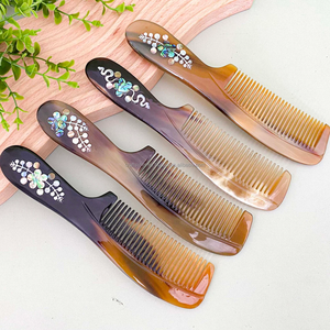 Most selling Gift Customized Handcrafted Natural Horn Comb For Styling Hair Made From Real Buffalo Ox Horn Comb Made In India - Product Image 1
