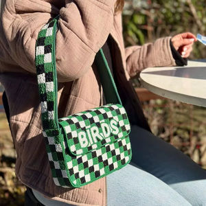 Cartera de Mano Artesanal para Mujer, Elegante Bolso de Noche con Cuentas, Forro de Satén, Pedrería y Tela de Seda para Fiestas - Product Image 1