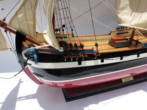 MODÈLE DE BATEAU HECTORS Cadeau fantaisie en bois fabriqué à la main - Product Image 3