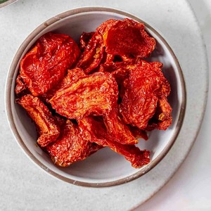 Tomates séchées au meilleur prix du marché, fraîches de la récolte, emballées naturellement pour la vente en gros en vrac, offrant une saveur riche Tomates séchées - Product Image 2