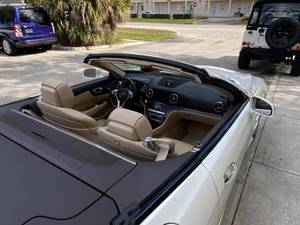 2023 Mercedes-Benz AMG SL Berline d'occasion Cabriolet Marque populaire Moteur Turbo Sièges en cuir Intérieur foncé R16 Chine Gauche Électrique - Product Image 3