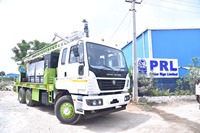 La dernière machine de forage de puits d'eau de mètres montée sur camion de cabine facilement disponible à la vente peut forer DTH cum Rotary