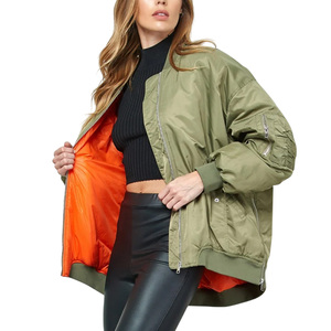 Blouson d'hiver pour femme personnalisable avec corps isolé, couture de qualité supérieure, fermeture éclair robuste et production en marque privée - Product Image 1
