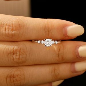Anillo de Eternidad de Plata de Ley 925 Chapado en Oro Rosa con Moissanita de 2 Quilates para Mujer, Certificado por Terceros, con Engaste de Garras, Anillo Individual - Product Image 3