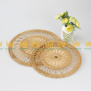 Napperon en rotin naturel tissé à la main Chargeur Vaisselle vintage élégante pour les mariages et les occasions spéciales - Product Image 4