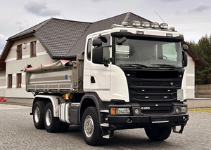 Camion benne d'occasion 2016 G450 6x4 Diesel Transmission Automatique Capacité 40T Camion de Transport d'Ingénierie - Product Image 1