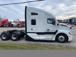 NUOVISSIMO 2025 KEN WORTH T680 12.9L 6 Cilindri (455 CV) 3 Assi (PACCAR MX-15) 6x4 Alimentazione Diesel Trasmissione AMT Guida a Sinistra - Product Image 4