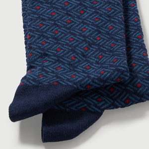 Venta al por mayor de calcetines deportivos de alta calidad de colores personalizados para hombres Venta al por mayor superior para jóvenes con posición de logotipo inferior para niños - Product Image 6