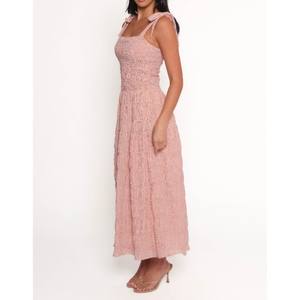 Robes pour femmes, vêtements élégants et tendance, conçus pour un confort quotidien, style moderne et utilisation polyvalente dans la garde-robe, fournisseur indien - Product Image 3