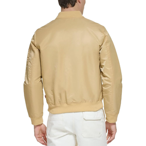 La veste présente un design intemporel Veste Softshell Hiking Outdoor Jacket 2024 New Design OEM Lightweight Men - Product Image 2