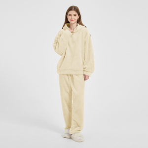 Sudadera con capucha y orejas de oso bonitas personalizadas con forro polar de Sherpa largo para mujer, jersey de peluche pesado, conjunto de ropa de descanso con cuernos - Product Image 6