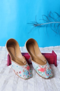 Venta al por mayor de Jutti elegante con cuentas perfecto para bodas y ocasiones festivas disponibles para la venta de la India - Product Image 2