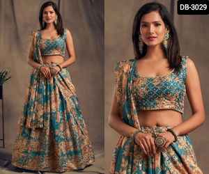 Dernier modèle de Lehenga Choli de créateur, richement orné de sequins Zari, avec imprimé numérique et bordure brodée en organza doux et élégant, pour tenue de soirée - Product Image 2