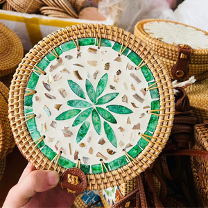 Sac en osier artisanal Sac rond en rotin avec tissu en lin mosaïque perle et sangle en cuir Sacs à main à bandoulière en bambou du Viet Nam - Product Image 6