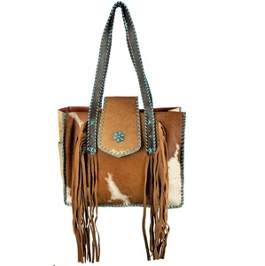 Bolso de piel auténtica de vaca Navajo con estilo y pelo, cabestrillo con flecos, fabricante indio, diseño personalizado disponible, venta al por mayor - Product Image 3