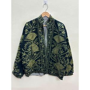 Veste en coton brodée Suzani faite à la main, motif floral artisanal, ouverte sur le devant, pour l'automne - Product Image 1
