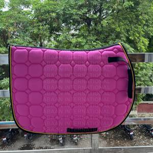 Tapis de selle de cheval matelassé hexagonal de couleur personnalisée de haute qualité - Product Image 6
