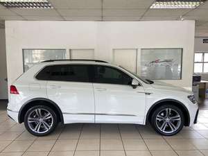 Volkswagen Tiguan 2.0TDI 4MOTION Comfortline R-Line 2017 Económico con Volante a la Izquierda/Derecha - Product Image 4