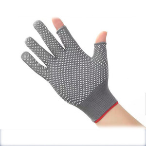 OEM personalizado Logotipo de diseño de protección laboral guantes de pesca mensajero montar nylon plástico sin dedos medio dedo guantes de plástico - Product Image 4