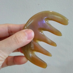 Peine de cuerno de búfalo antiestático hecho a mano para uso doméstico Herramienta de cuidado natural para Barba y cabello Opción de logotipo personalizado - Product Image 5