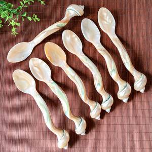 Cuillère perlée de luxe au design ancien intemporel - Product Image 4